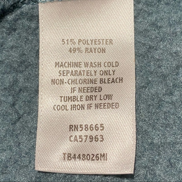 Treasure & Bond Sweatshirt, Raw Edge w/ Exposed Seams, Super Soft & Cozy - Picture 8 of 8